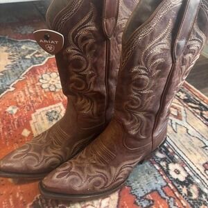 NWT Brown Ariat Hazen Western Boots